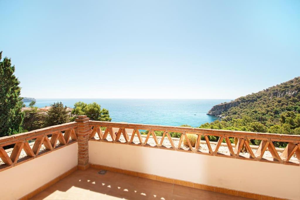 Sunny House With Great Sea Views, 3 Terraces, Private Heated Pool And Sauna La Herradura  Eksteriør billede